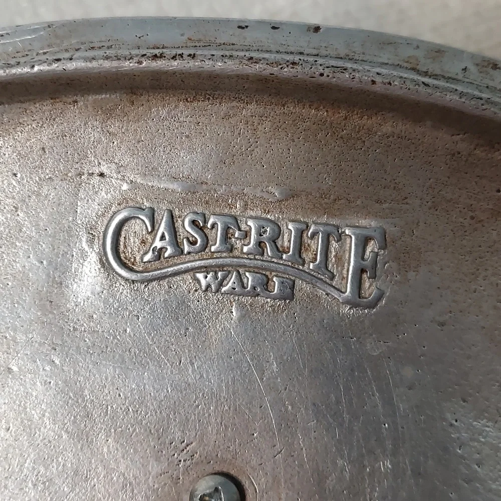 Vintage Cast-Rite Ware Cast Aluminum Pot with Lid Triangular Heart‎ Shape Pan